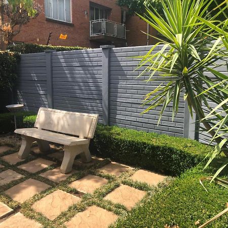 Acacia Westdene B&B Bloemfontein Bagian luar foto