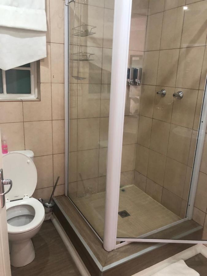 Acacia Westdene B&B Bloemfontein Bagian luar foto