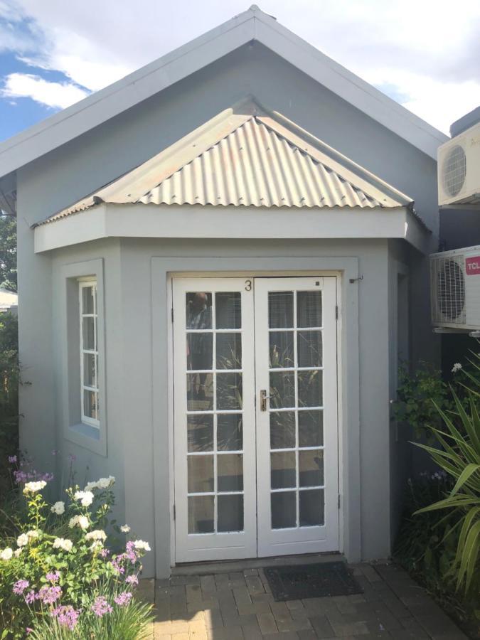 Acacia Westdene B&B Bloemfontein Bagian luar foto
