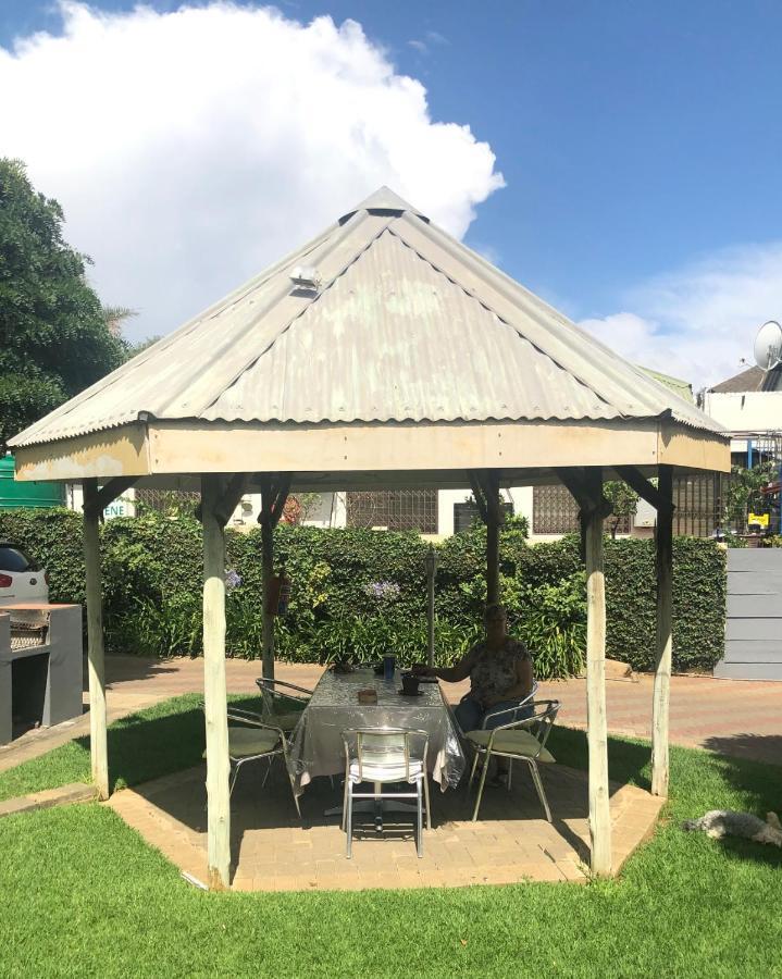 Acacia Westdene B&B Bloemfontein Bagian luar foto