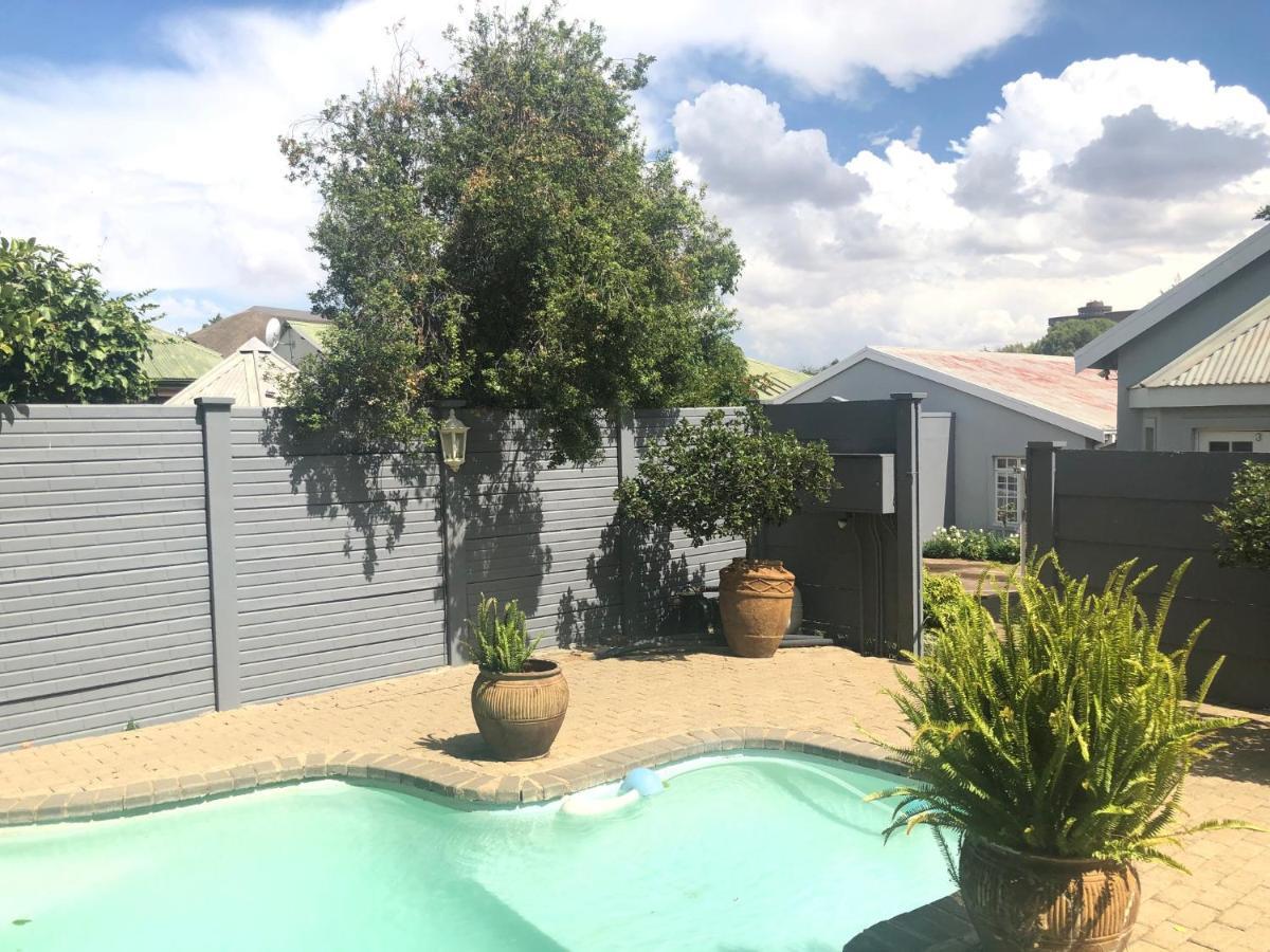 Acacia Westdene B&B Bloemfontein Bagian luar foto