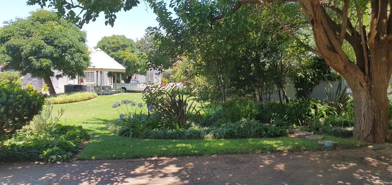 Acacia Westdene B&B Bloemfontein Bagian luar foto