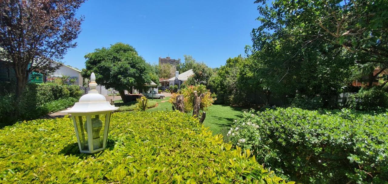 Acacia Westdene B&B Bloemfontein Bagian luar foto
