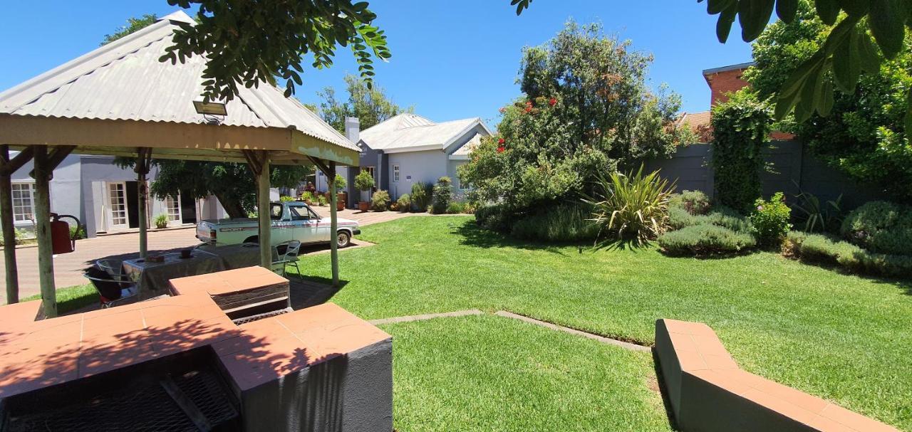 Acacia Westdene B&B Bloemfontein Bagian luar foto