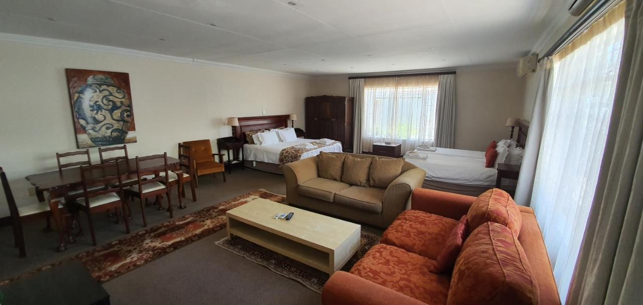 Acacia Westdene B&B Bloemfontein Bagian luar foto
