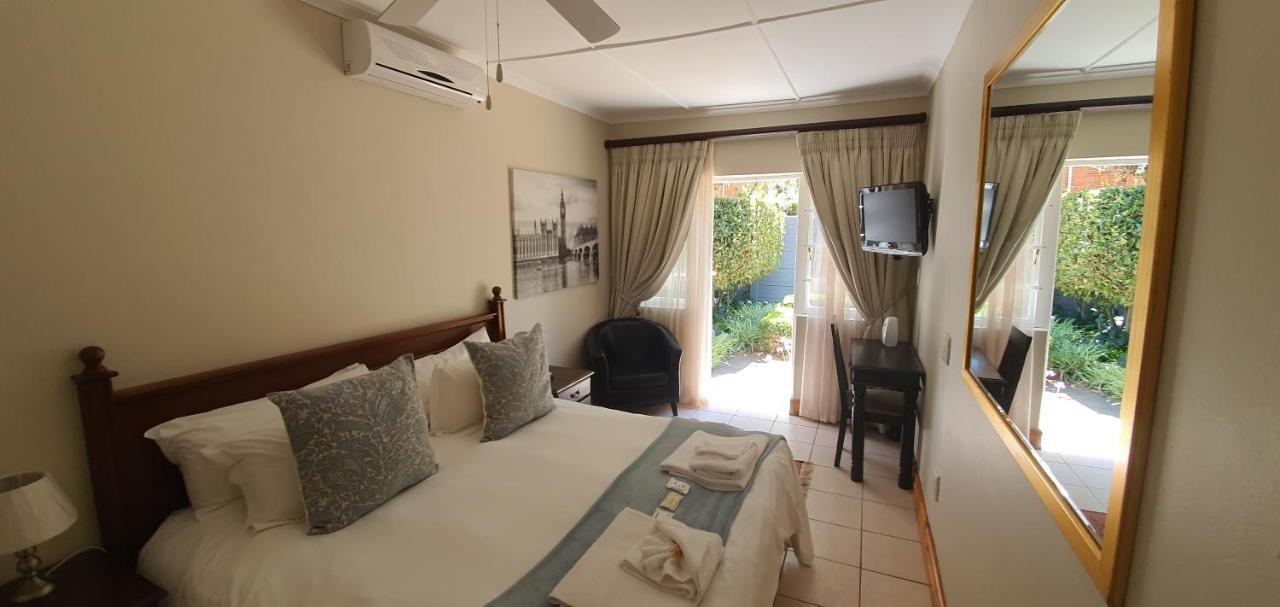 Acacia Westdene B&B Bloemfontein Bagian luar foto