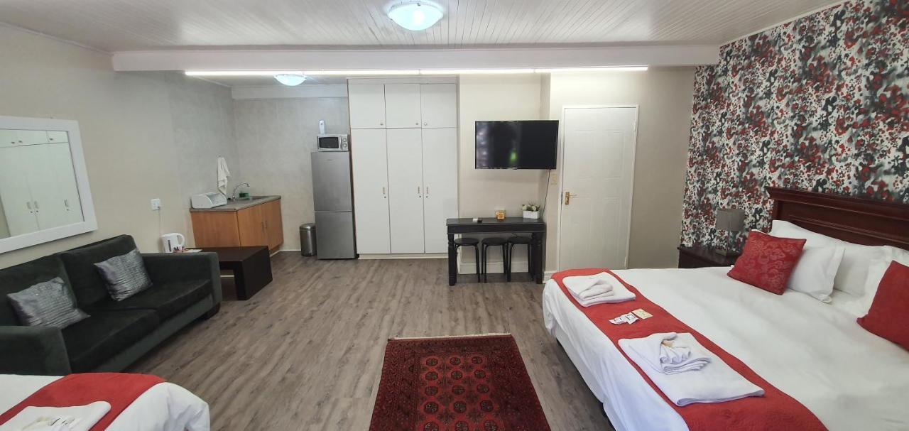 Acacia Westdene B&B Bloemfontein Bagian luar foto