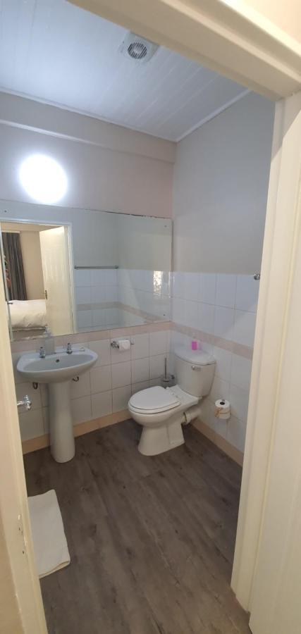 Acacia Westdene B&B Bloemfontein Bagian luar foto